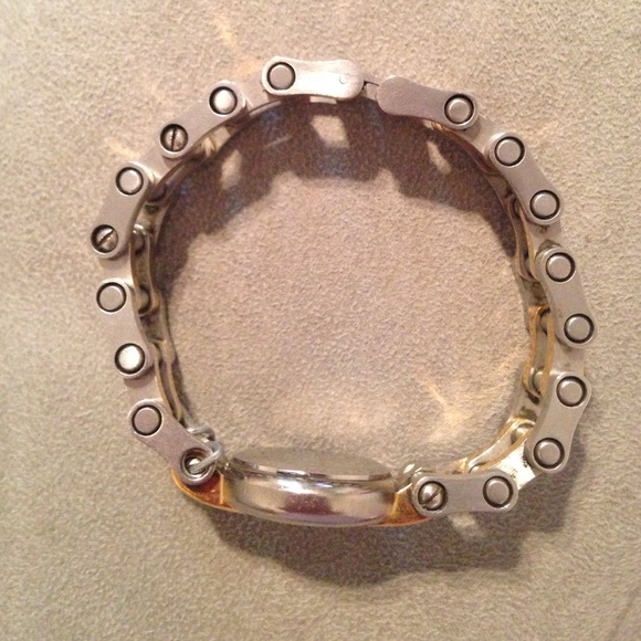 Classic Anne Klein ladies watc - Picture 3 of 4