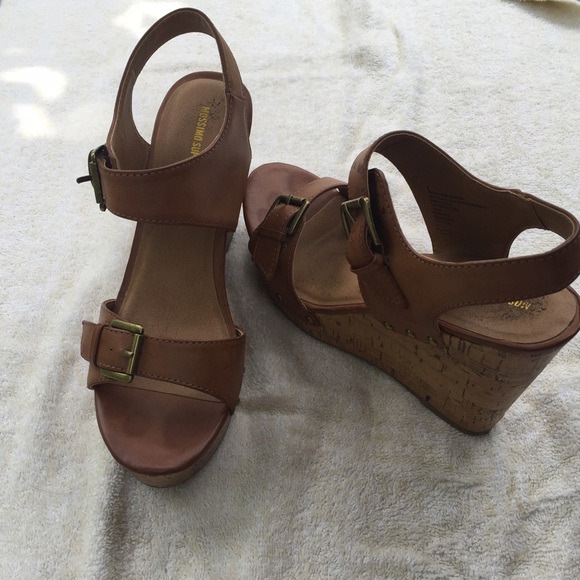 🚫SOLD🚫Wedges - Picture 2 of 4