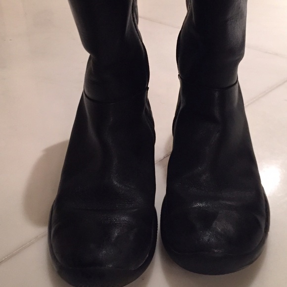 AUTHENTIC PRADA KIDS 3.5 boots!! EXCELLENT COND! - Picture 1 of 4