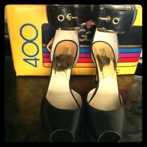 🎉MICHAEL KORS ANKLE STRAP SANDAL🎉