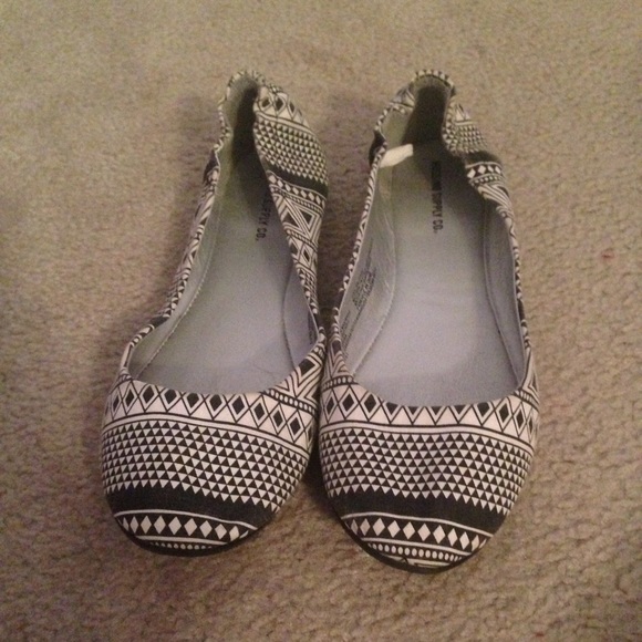 Black and white flats