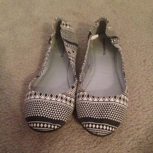 Black and white flats