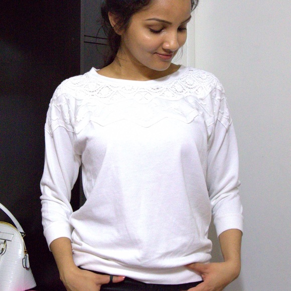 White Lace & Knitting design sweatshirt