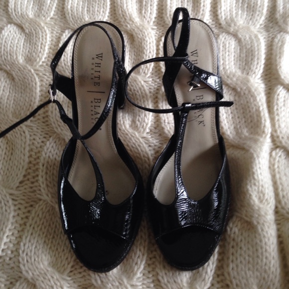 White House Black market shoes size 7
