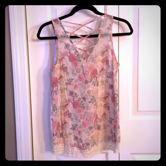 Summer tank with detailed back