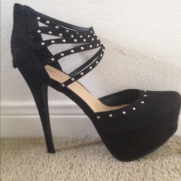 Party heels! - Picture 2 of 3