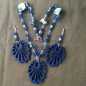 Necklace and earring set