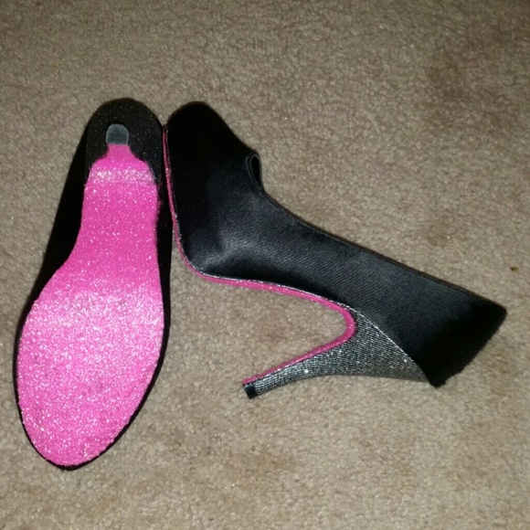 Unlisted black heels - Picture 2 of 3