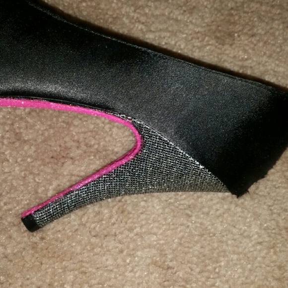 Unlisted black heels - Picture 3 of 3