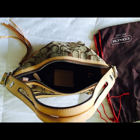 Coach shoulder bag - Picture 3 of 3