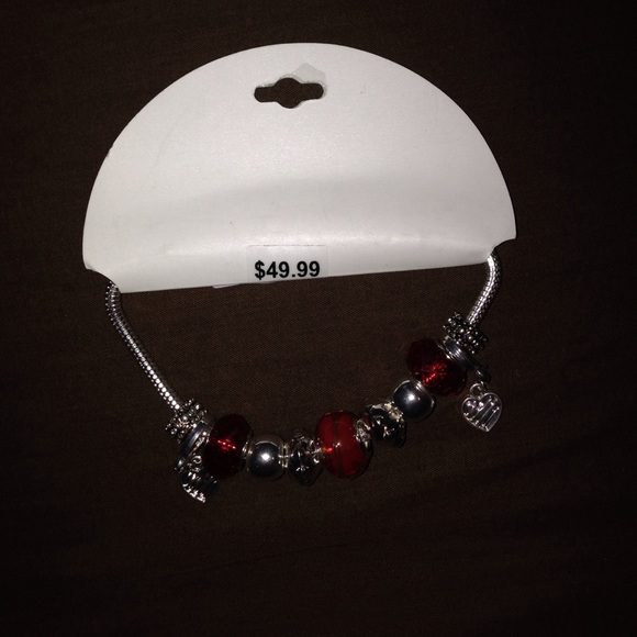 Brand New Heart Charm bracelet