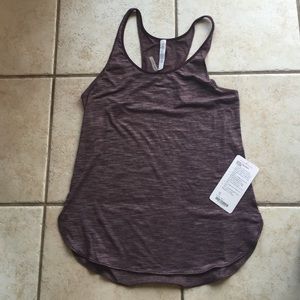 Lululemon what the sport singlet