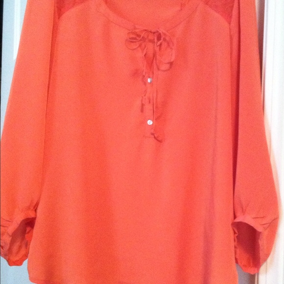 American Eagle Polyester top - Picture 2 of 4