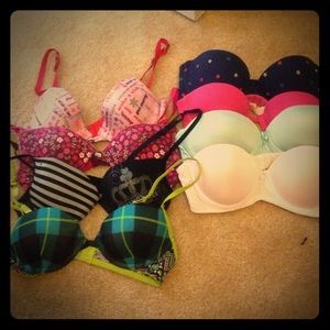lot of 8 32A bras