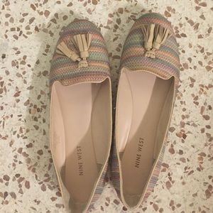 Multicolored tassel flats