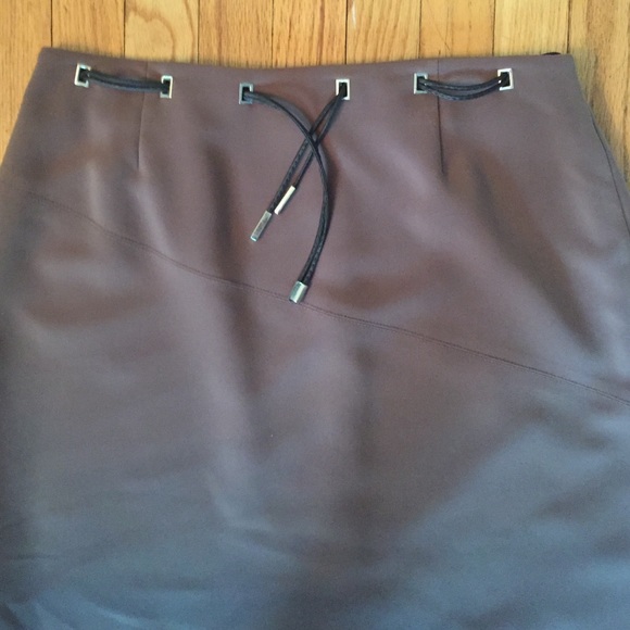 Brown formal knee length skirt with belt - Picture 2 of 4