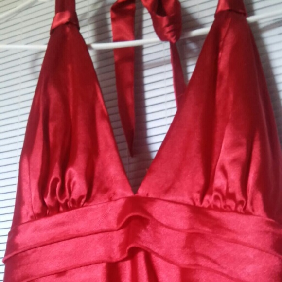 Beautiful Red Prom Dress! - Picture 4 of 4