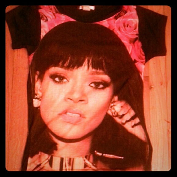 Rihanna T-Shirt