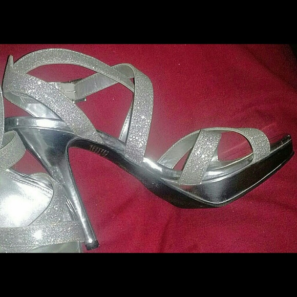 Heels - Picture 2 of 4