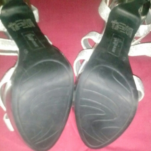 Heels - Picture 3 of 4