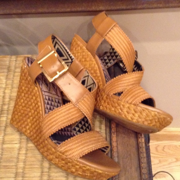 Jessica Simpson Wedges
