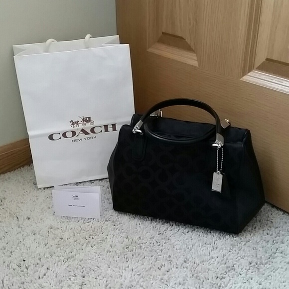 Authentic Coach Signature Satchel NWOT