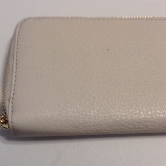 Michael kors off white Wallet NWOT - Picture 3 of 3