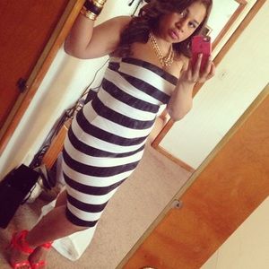 Black and white stripped Bebe dress 25% off!