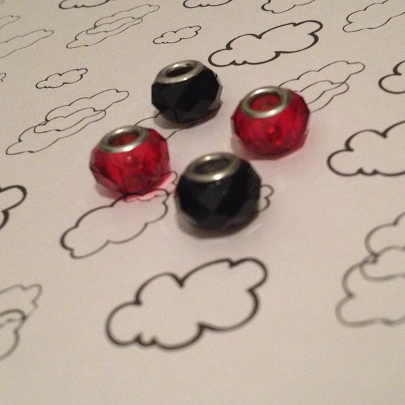Black and red charms❤️♣️