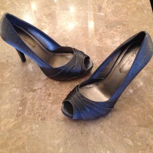 Lulu Townsend charcoal peel toe