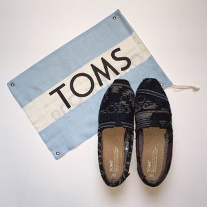 Tribal Print TOMS