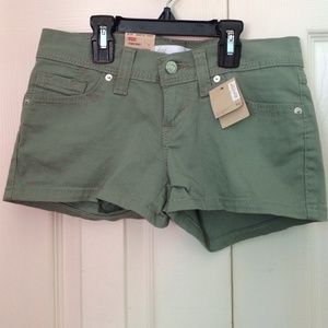 💥NWT💥Levi's shortie shorts!