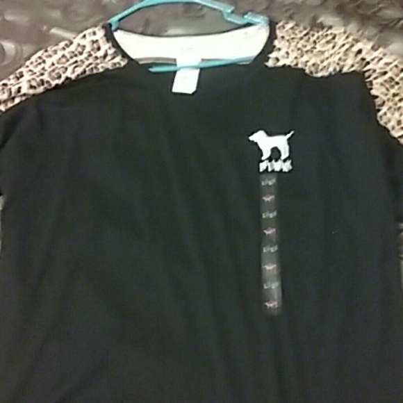 Animal print top very cute