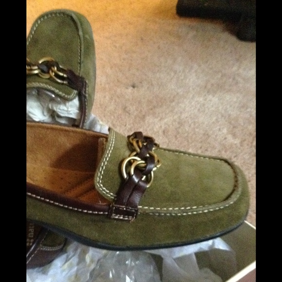 Naturalizer suede flats