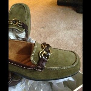 Naturalizer suede flats