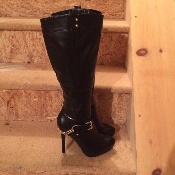 Charlotte Russe Black Boots With Gold Chain