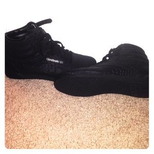 Reebok (Black) sneakers