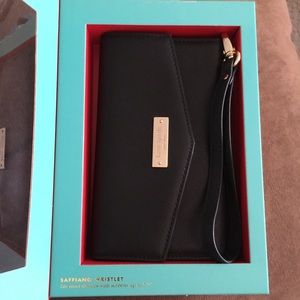 Kate Spade wristlet for phone device