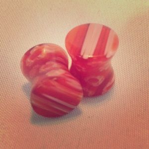 Size 0 glass millefiori red plugs