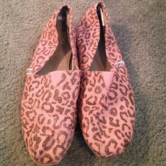 Pink leopard Toms
