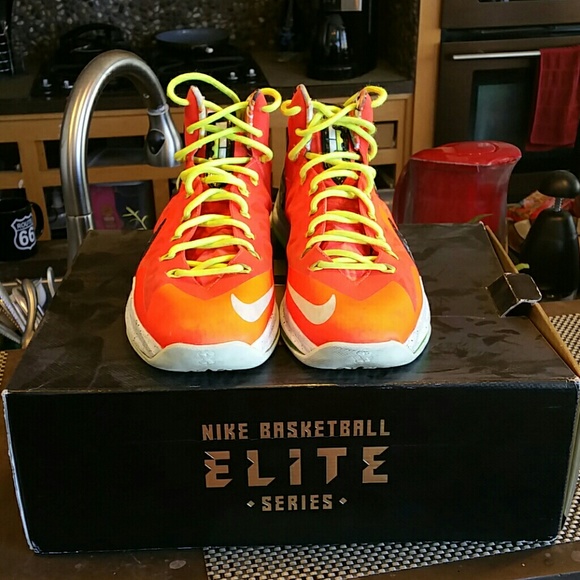 Nike Basketball Lebron 10 "Total Crimson" - Picture 2 of 4