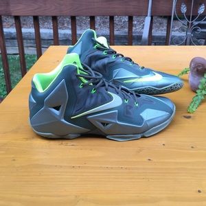 Men's size 13 Lebron 11 Dunkman