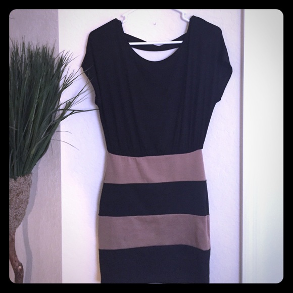 Forever21 Black Dress with beige stripes Size:S
