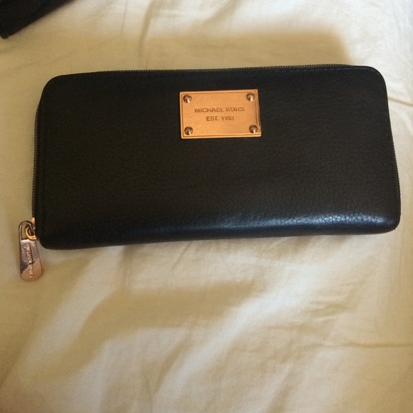 Michael kors wallet