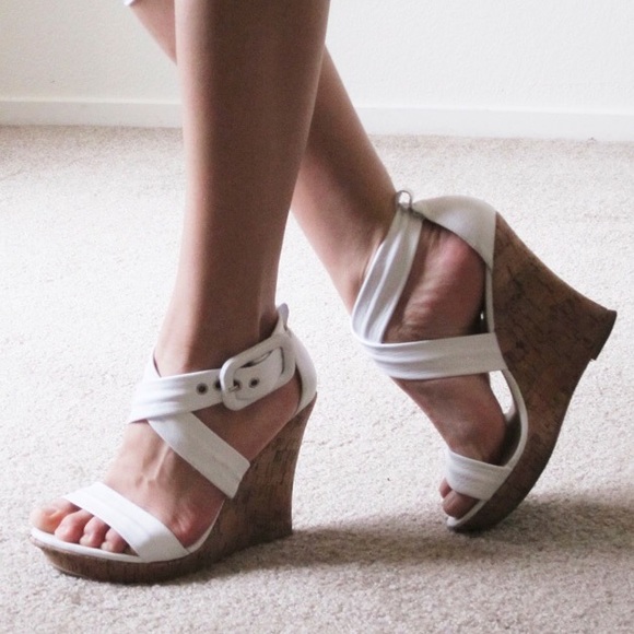 White Wedges