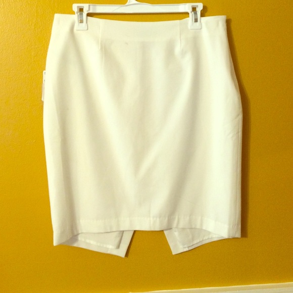 Forever 21 Dresses & Skirts - White Skirt