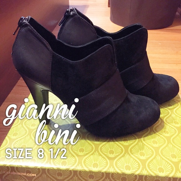 NWT Black Gianni Bini Booties