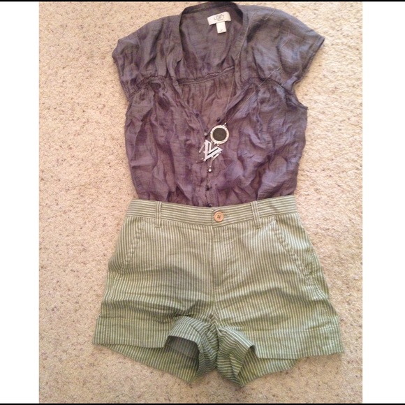 Grey button-up top - Picture 2 of 2