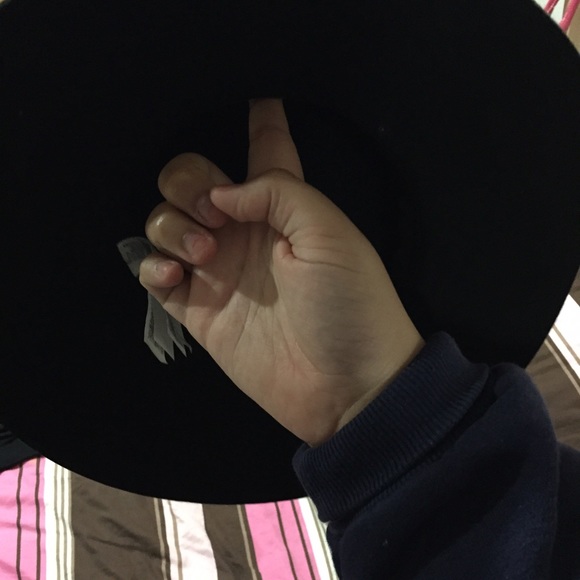 Floppy hat - Picture 2 of 2