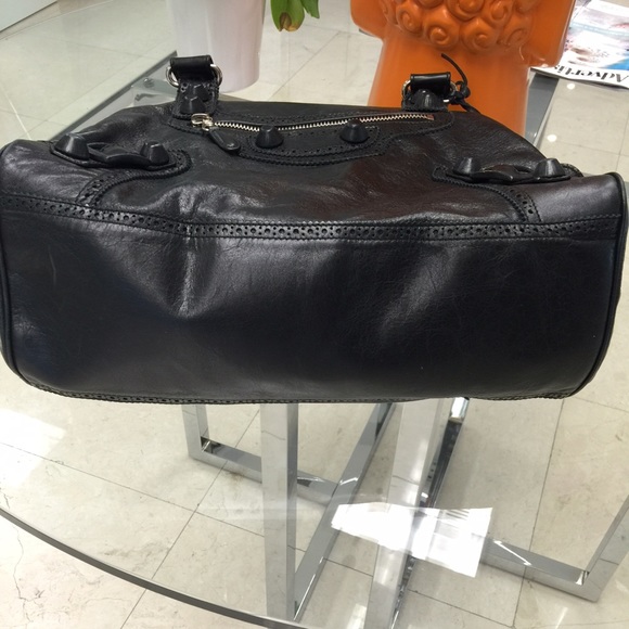 SOLD Balenciaga - Picture 2 of 4